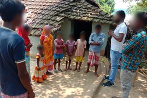 Christian missionaries share the gospel with Indian people